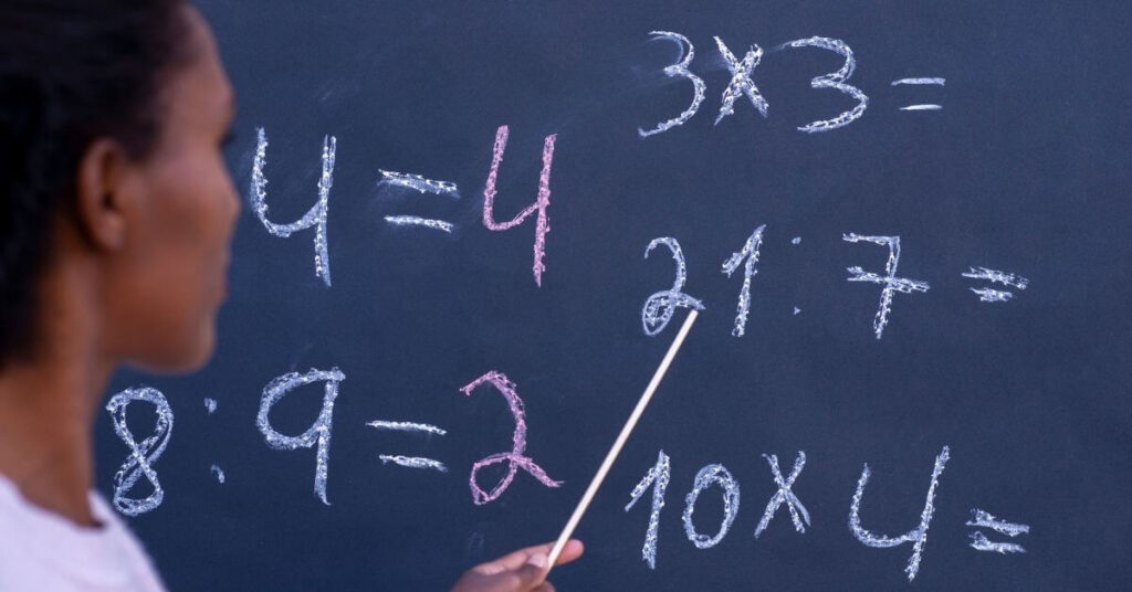 Atividade de Multiplicação e Divisão Matemática para 6º Ano