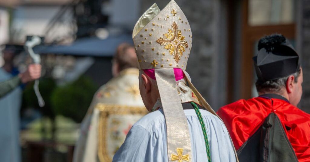 Atividade Textual sobre o Conclave com Gabarito